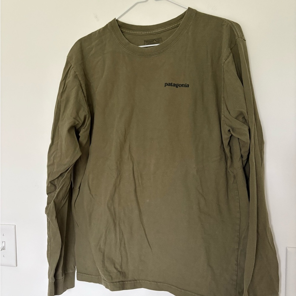 Patagonia Men's Long Sleeve Shirt in Olive Green